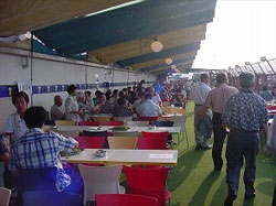 新都ホテル屋上にてビアパーティー