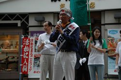 地元の先生方と商店街での訴え