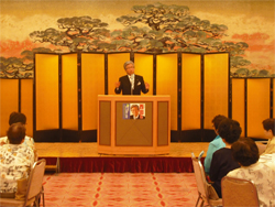 西田昌司議員を囲む女性との懇談会