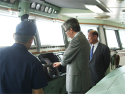 巡視船「だいせん」を視察