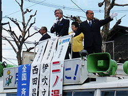 自民党全国一斉街頭活動にて街頭演説