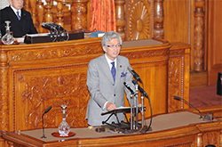 参議院本会議にて仙谷官房長官に対する問責決議案の賛成討論