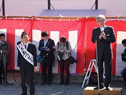 向日市長選挙において久島つとむ氏を激励