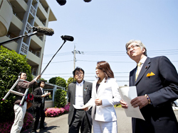 荒井国家戦略大臣事務所費問題に関する調査