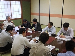 京都府北部地域自民党青年局懇談会にて国政報告