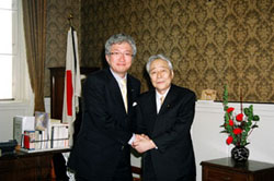 青木幹雄参議院会長と会長室にて