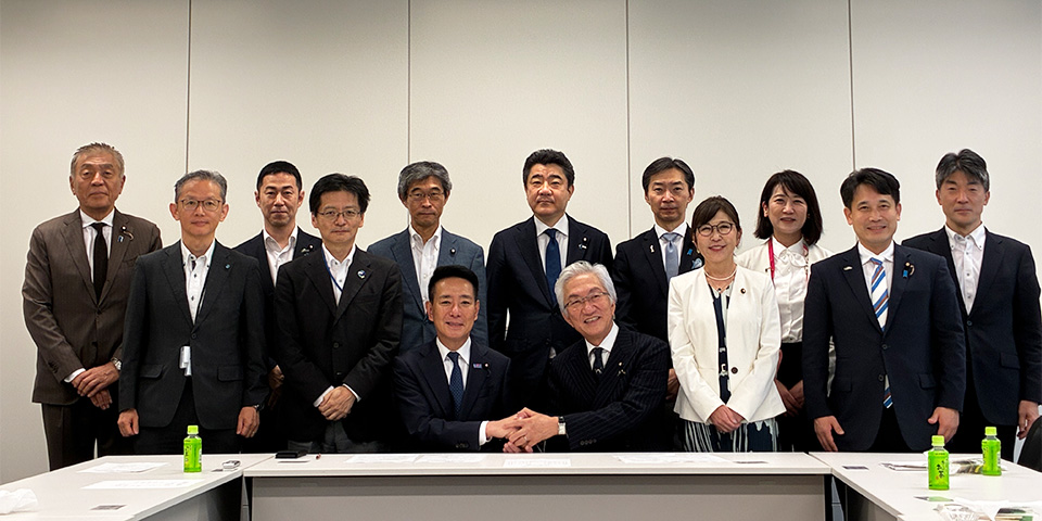 西田昌司 打ち合わせの場